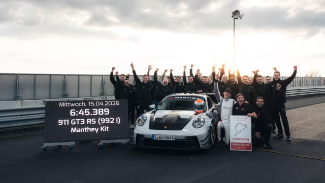 Porsche_911_GT3_RS_and_Ford_Mustang_GTD_N_rburgring_Rivalry